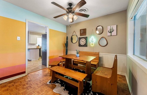 College Station House | Pet-Friendly Aggie Village – Fire Pit, Games & walk to Texas A&M