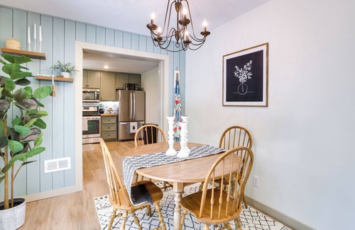 Moody House | Pet-Friendly Alabama Retreat with Deck & Spa Amenities