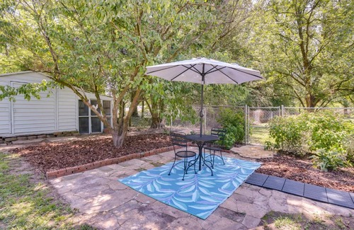 Moody House | Inviting Pet-Friendly Alabama Retreat with Deck and Patio