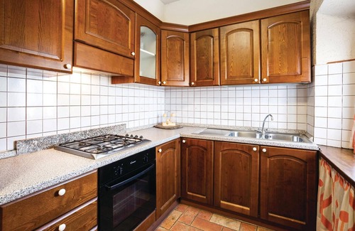 Volterra Apartment | Top-Rated 3 Bedroom Stay in Volterra with Pool & Spa