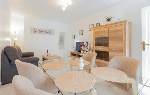 San Luis Apartment | Pet-Friendly 2 Bedroom Apartment with Pool in Torrevieja