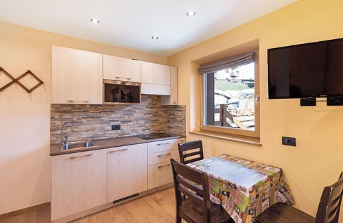 Sant'Anna Apartment | Pet-Friendly Apartment 'Angelina Casa Claudia' with Wi-Fi