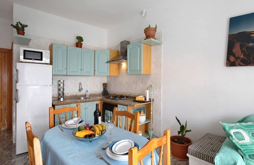 La Jaca Apartment | Pet-Friendly Piso Drago: Ocean View & Garden Retreat