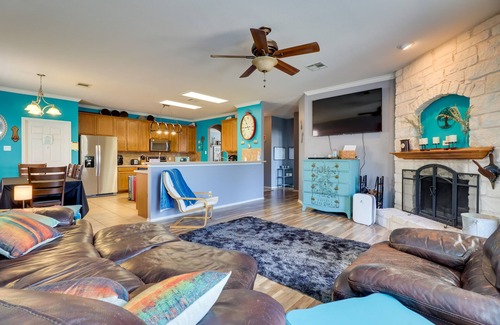 Hutto House | Pet-Friendly Hutto Retreat with Large Yard & Spa Amenities