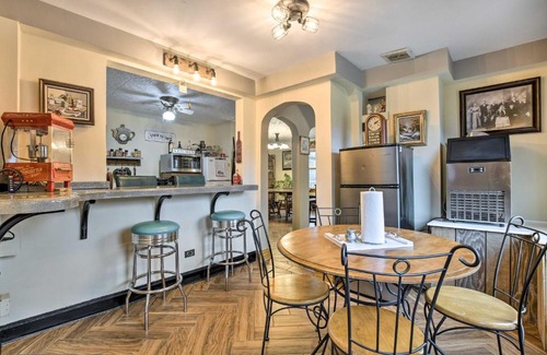 Hanover Park House | Inviting Pet-Friendly Bartlett Farmhouse with Deck Awaits!