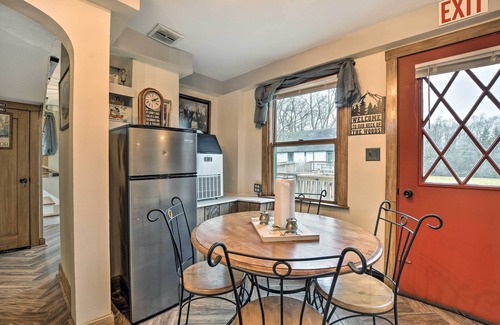 Hanover Park House | Guest Rated: 9.4! Pet-Friendly Bartlett Farmhouse Retreat
