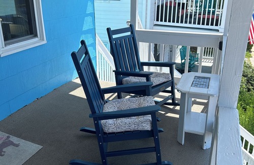 Ocean City Apartment | Pet Friendly Bayview: Downtown Retreat with Pool & Kitchen