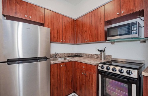 Deerfield Beach Apartment | Pet-Friendly Beach Studio with Ocean View & Pool Access
