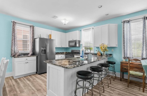 Port St. Joe House | Pet Friendly Beach House - Sandy Toes