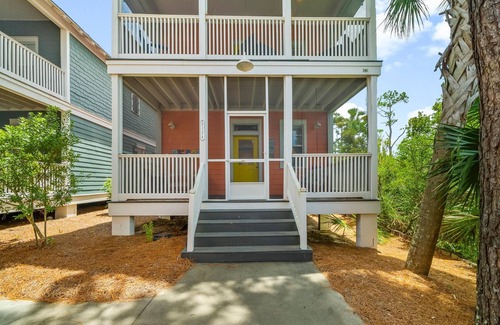 Port St. Joe House | Pet Friendly Beach House - Sandy Toes