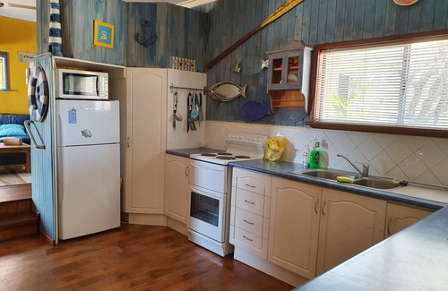 Silver Sands House | Pet Friendly Beach Shack Steps from Silver Sands Beach