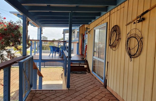 Silver Sands House | Pet Friendly Beach Shack Steps from Silver Sands Beach