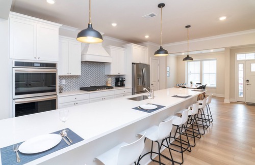 Frankford House | Serene 4BR Retreat with Pool & Spa, Near the Beach