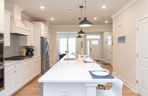Frankford House | Serene 4BR Retreat with Pool & Spa, Near the Beach