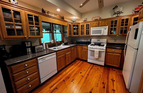 Suches Cabin | Experience Blue Ridge Mountains by the Taccoa River