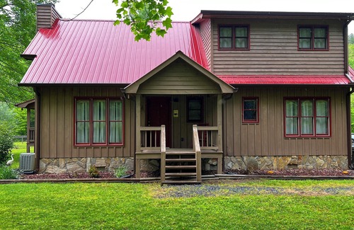 Suches Cabin | Experience Blue Ridge Mountains by the Taccoa River