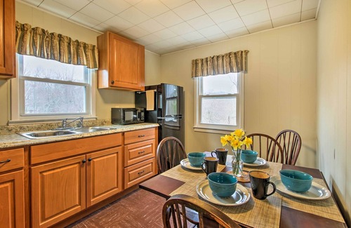 Stony Creek Apartment | Pet-Friendly Branford Apartment Steps from the Beach!