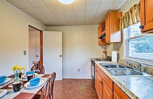 Stony Creek Apartment | Pet-Friendly Branford Apartment Steps from the Beach!