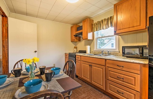 Stony Creek Apartment | Pet-Friendly Branford Apartment Steps from the Beach!