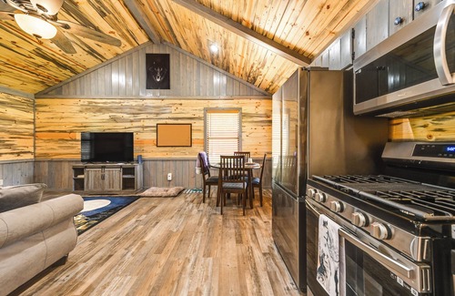 Broken Bow Cottage | Pet-Friendly Cabin Retreat Near Lukfata Creek - 10/10 Rated