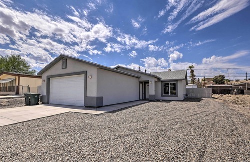 Bullhead City Cottage | Pet-Friendly Retreat in Bullhead City with Game Room