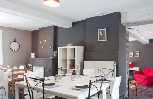 Gerin House | Inviting Bungalow in Gerin with Terrace and Pet-Friendly Perks