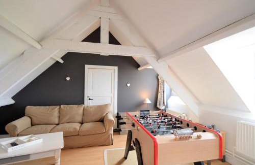 Gerin House | Inviting Bungalow in Gerin with Terrace and Pet-Friendly Perks