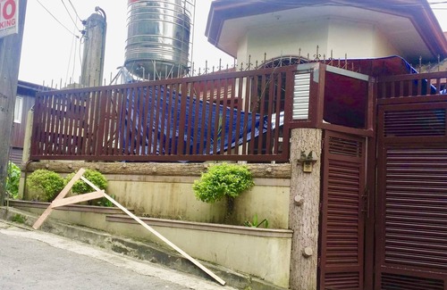 Baguio Apartment | Pet-Friendly Retreat with Pool and Kitchen Amenities