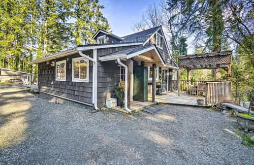 Fox Island House | Family-Friendly Pet Cabin Near Gig Harbor Awaits You!