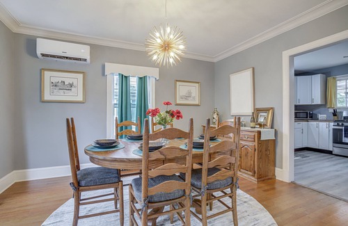 Cambridge House | Pet-Friendly Cambridge Retreat - Steps from the River!