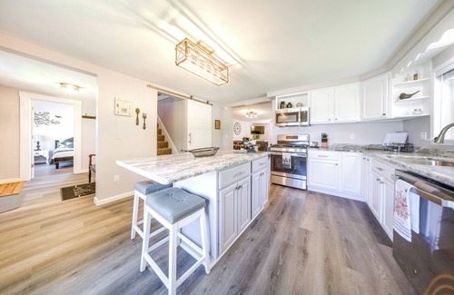 Centerville House | Discover a Pet-Friendly Centerville Home with Cozy Fire Pit
