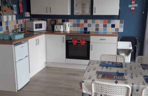 Bude Ski Chalet | Cozy Pet Friendly Chalet with Breakfast Included