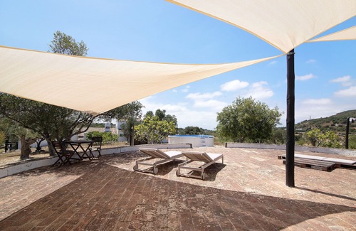 Charneca House | Pet-Friendly Colonial Villa with Pool & Shared Terrace