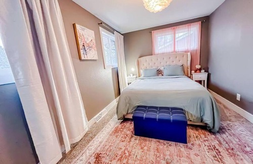 Southeast Colorado Springs Villa | Pet-Friendly Retreat Steps from Downtown Attractions