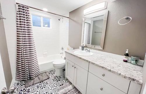 Southeast Colorado Springs Villa | Pet-Friendly Retreat Steps from Downtown Attractions