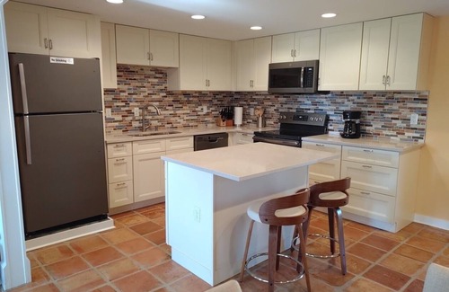 Port St. Joe Cottage | Pet Friendly Cottage Near Beach with Fenced Yard and Pool