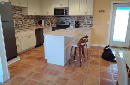 Port St. Joe Cottage | Pet Friendly Cottage Near Beach with Fenced Yard and Pool