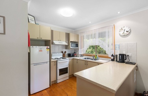 Worrolong Bed & Breakfast | Pet-Friendly Collie Cottage: Guest Rated 9.8 with Spa & Pool