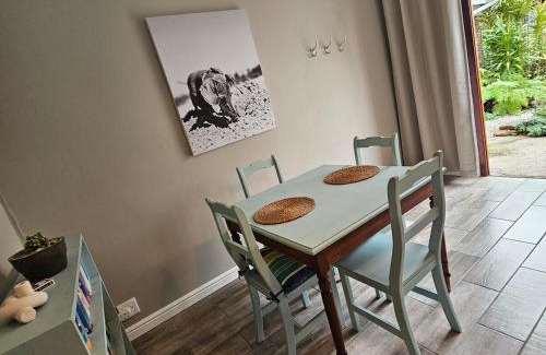 Witelsbos Apartment | Pet-Friendly Courtyard Suite Tsitsikamma Gardens