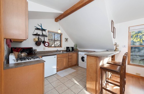 Historic Downtown Durango Apartment | Pet Friendly Downtown Studio with Deck & Easy Main St Access