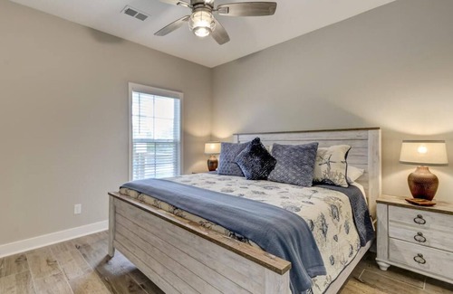 St. Marys House | Pet-Friendly Duplex Near Naval Base with Top Guest Rating
