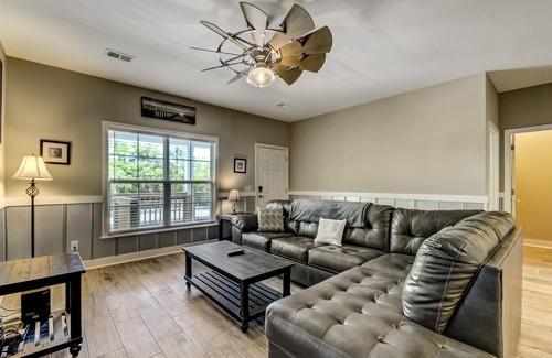 St. Marys House | Pet-Friendly Duplex Near Naval Base with Top Guest Rating