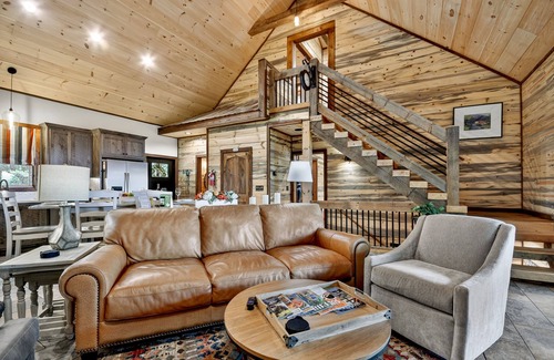 Walnut Mountain Cabin | Pet Friendly, Ellijay cabin rental with a big view of the Georgia Mountains! Hot tub, outdoor fireplace