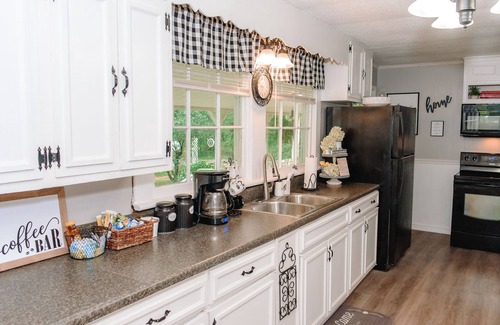 Kingston Springs House | Experience Harpeth River Farmhouse: Pet-Friendly Getaway