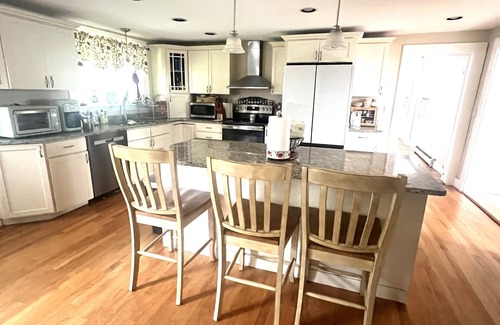 Winthrop Other | Family-Friendly Homestead with Breakfast Near the Coast