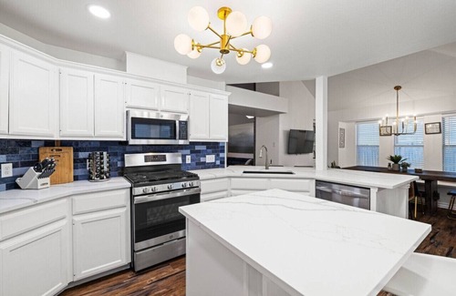Round Rock House | Pet-Friendly Retreat with Fast WiFi and Private Patio