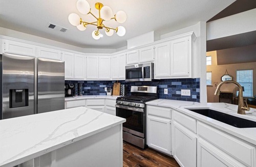 Round Rock House | Pet-Friendly Retreat with Fast WiFi and Private Patio