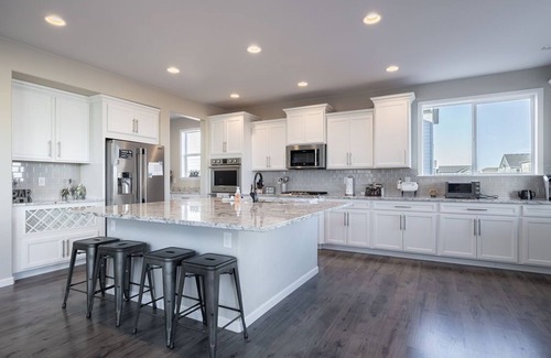 Commerce City House | Pet-Friendly Ocean View Escape with Breakfast Included