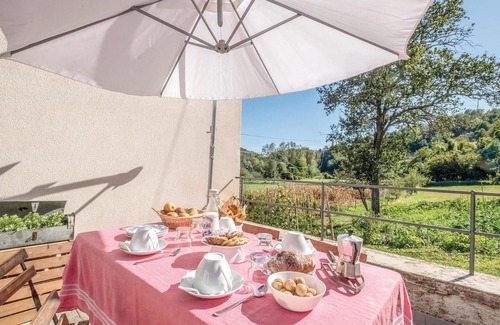 Varese Ligure House | Serene Detached House in Vara Valley with Spa & Family Amenities