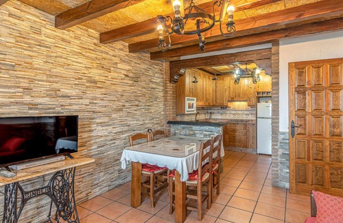 Mecina Bombaron House | Relaxing 2-Bedroom Accommodation in Mecina Bombarón